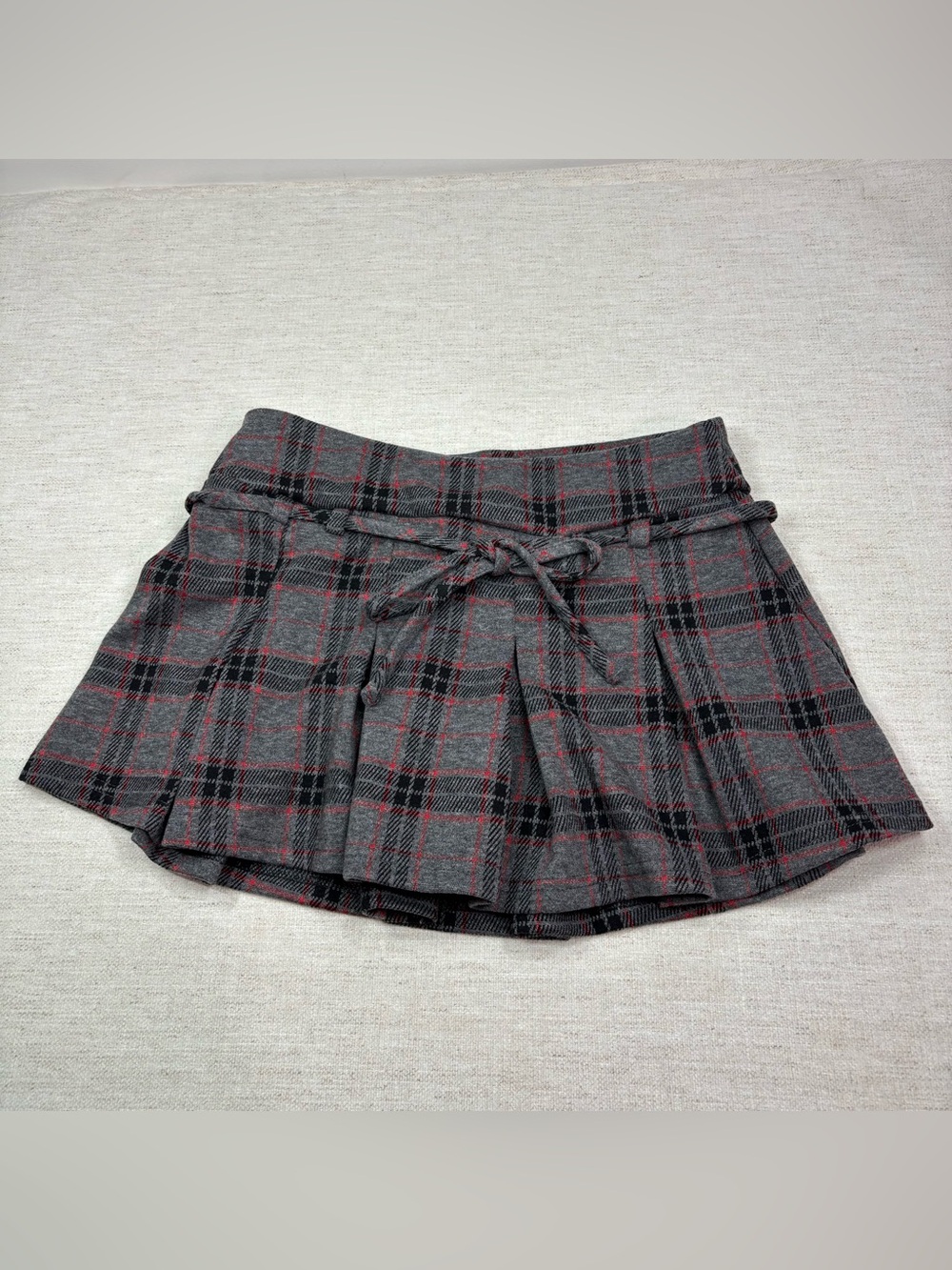 Women size S Gray Plaid Pleated Mini Skirt with Drawstring